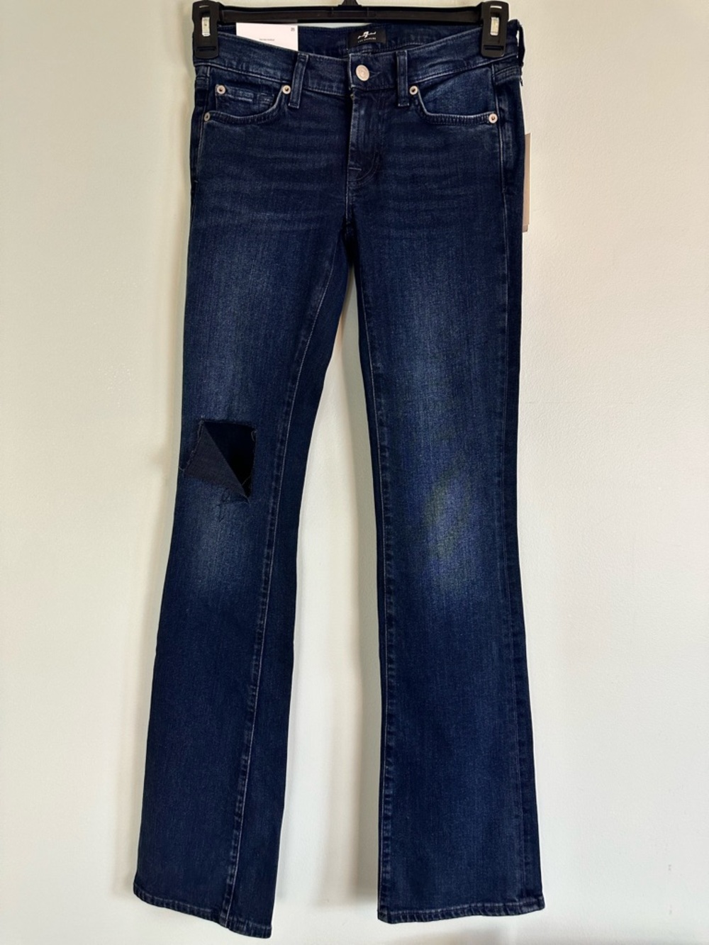7 For All Mankind Women’s Bootcut Jeans NWT Size 25 Dark Wash Stretch Distressed